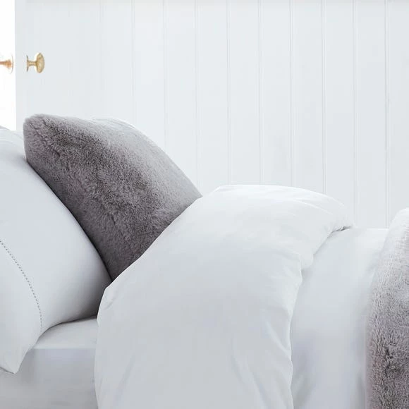 New ❤️ Dorma Purity Dorma Purity Faux Fur Grey Cushion ❤️ 1 New ❤️ Dorma Purity Dorma Purity Faux Fur Grey Cushion ❤️